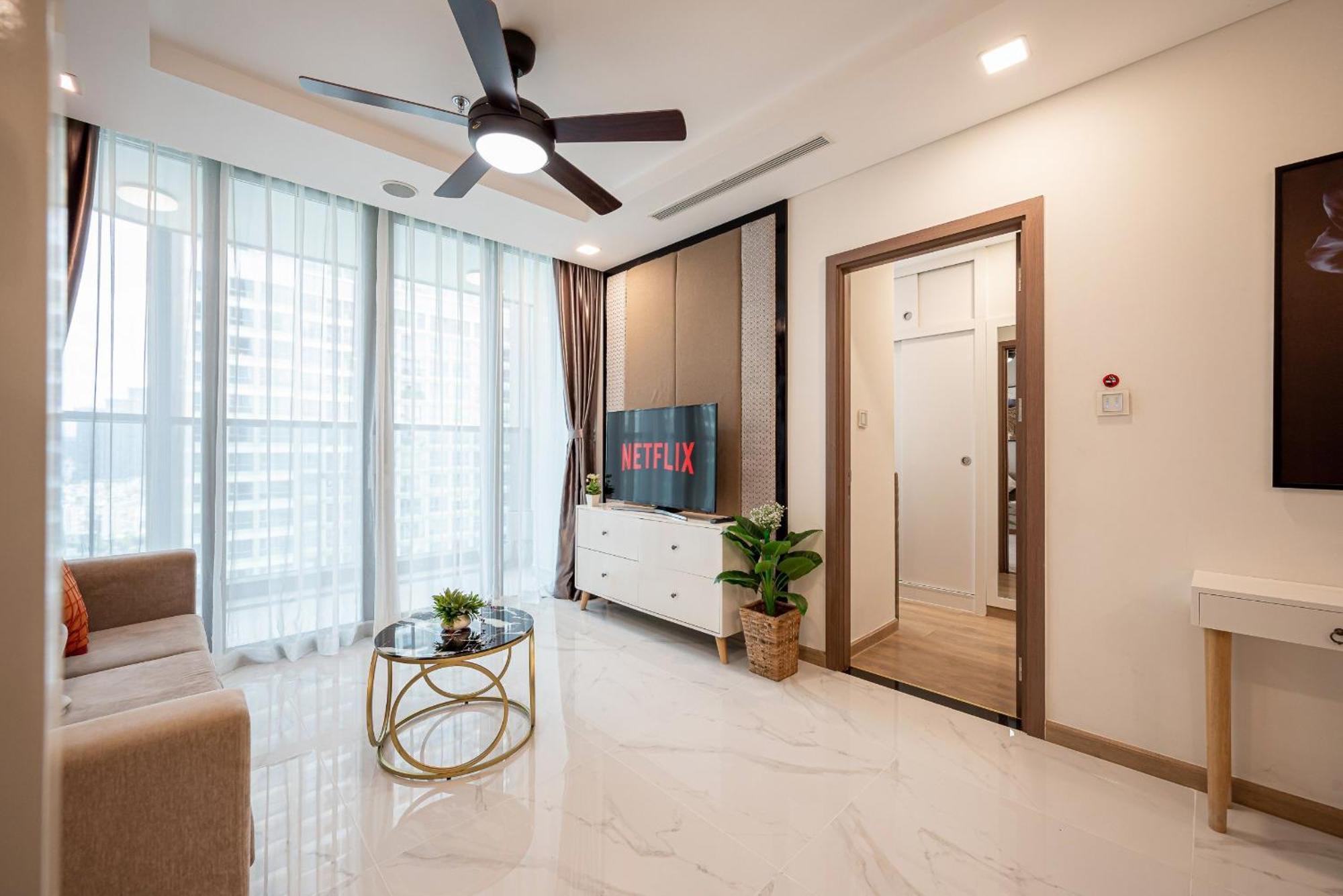 Urban Heights Rentals Landmark 81 호치민 외부 사진