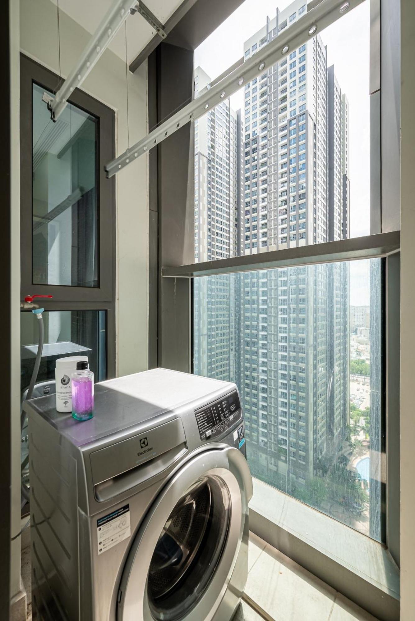 Urban Heights Rentals Landmark 81 호치민 외부 사진