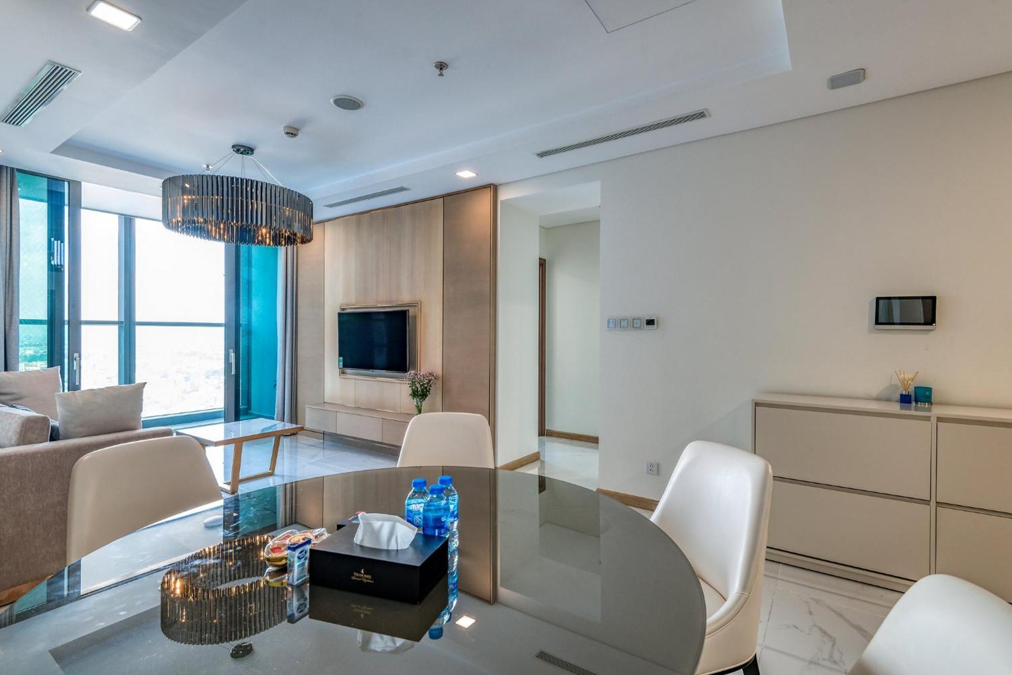 Urban Heights Rentals Landmark 81 호치민 외부 사진