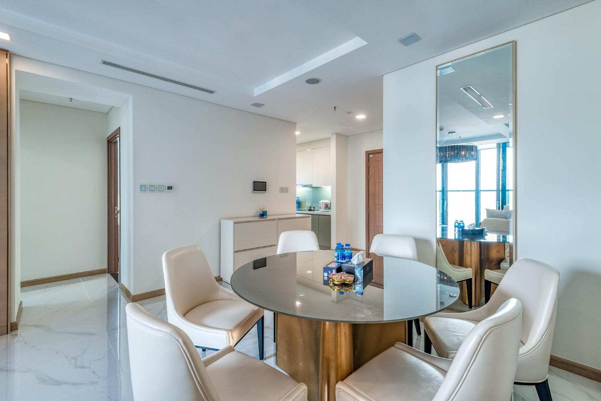 Urban Heights Rentals Landmark 81 호치민 외부 사진