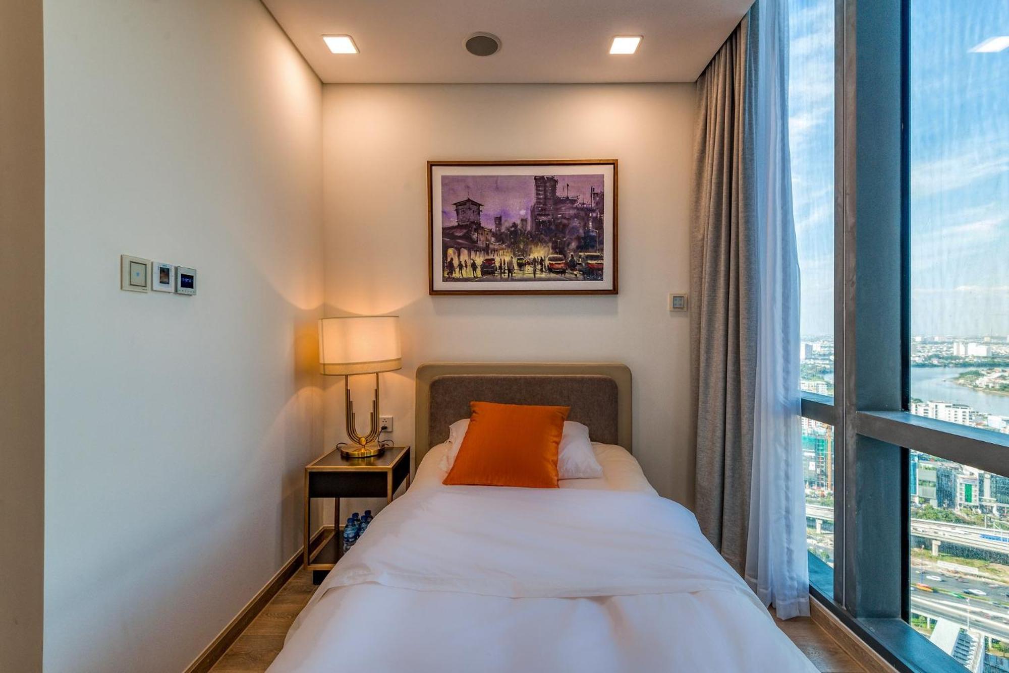 Urban Heights Rentals Landmark 81 호치민 외부 사진