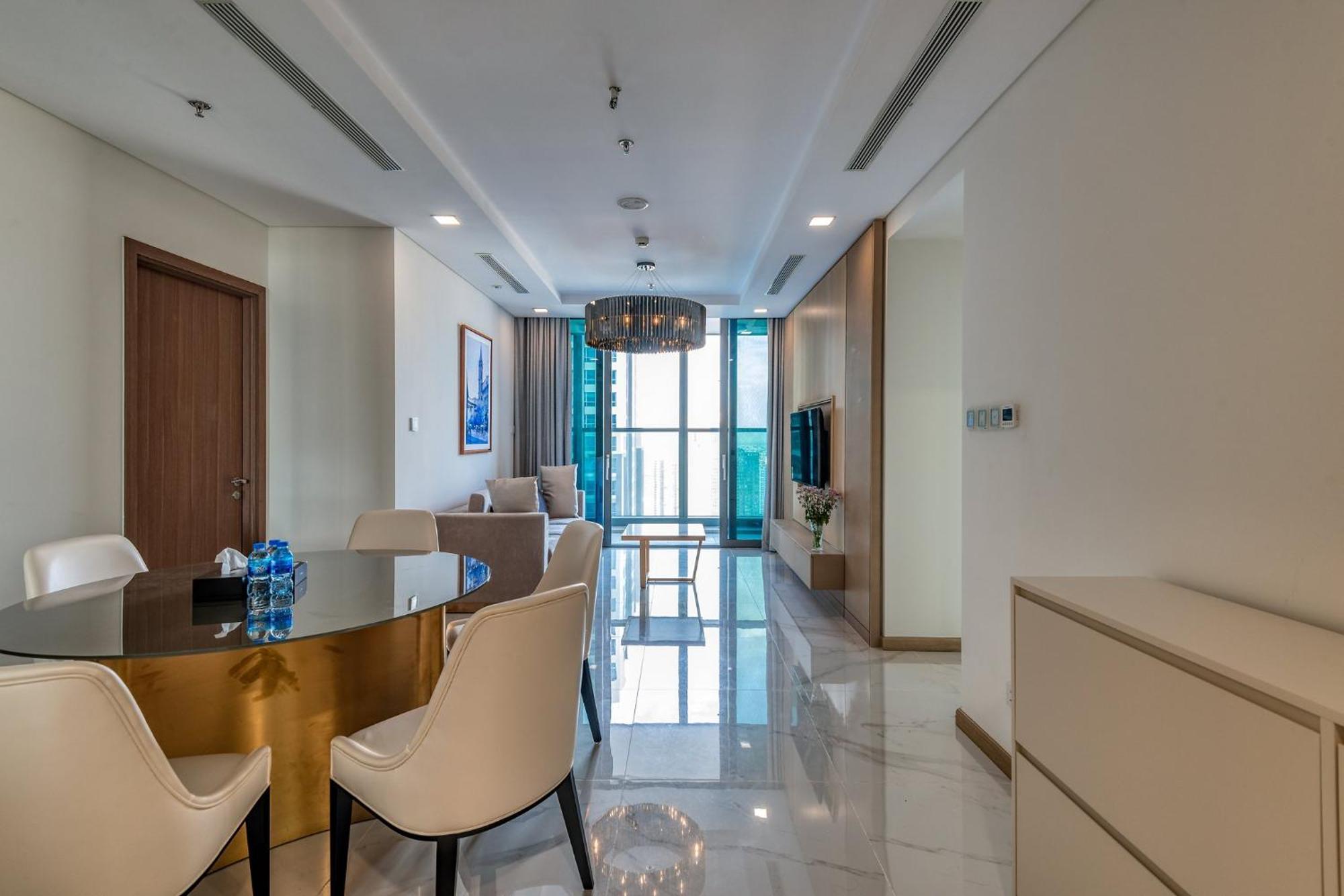 Urban Heights Rentals Landmark 81 호치민 외부 사진